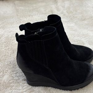 Soffit, Size 7.5. they run slightly large. Barely worn soffit super comfortable.